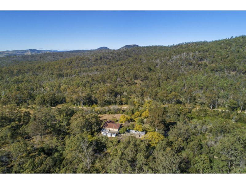 186 Little Oakey Creek Road, Withcott QLD 4352
