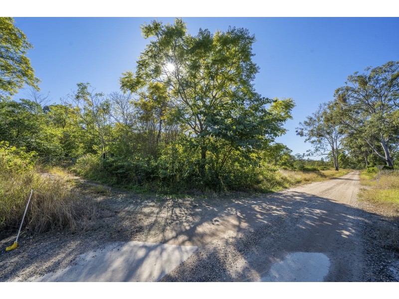 186 Little Oakey Creek Road, Withcott QLD 4352