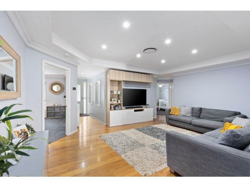 13 Ravenscourt Street, Centenary Heights QLD 4350