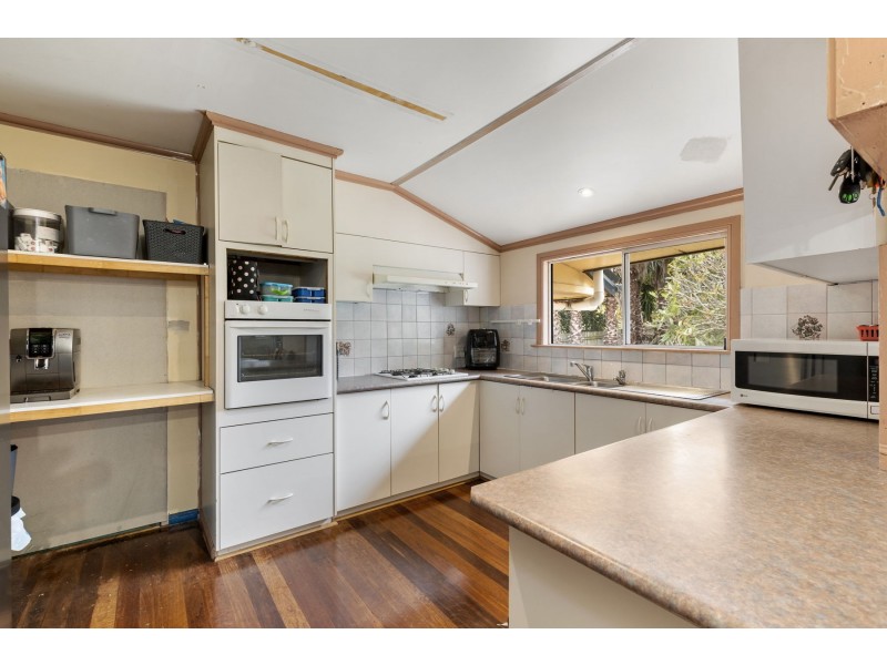 13 Ravenscourt Street, Centenary Heights QLD 4350