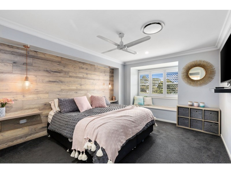 13 Ravenscourt Street, Centenary Heights QLD 4350