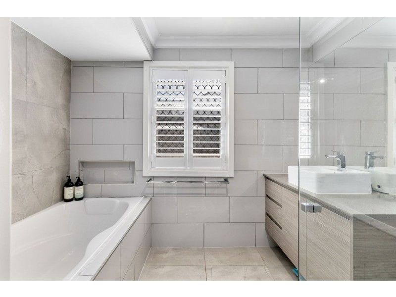 13 Ravenscourt Street, Centenary Heights QLD 4350