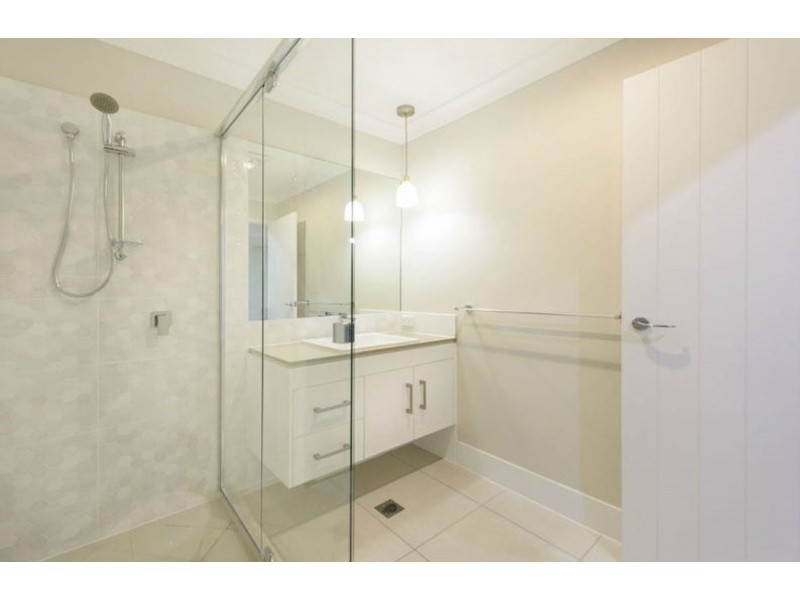 2/19 Cranley Street, South Toowoomba QLD 4350