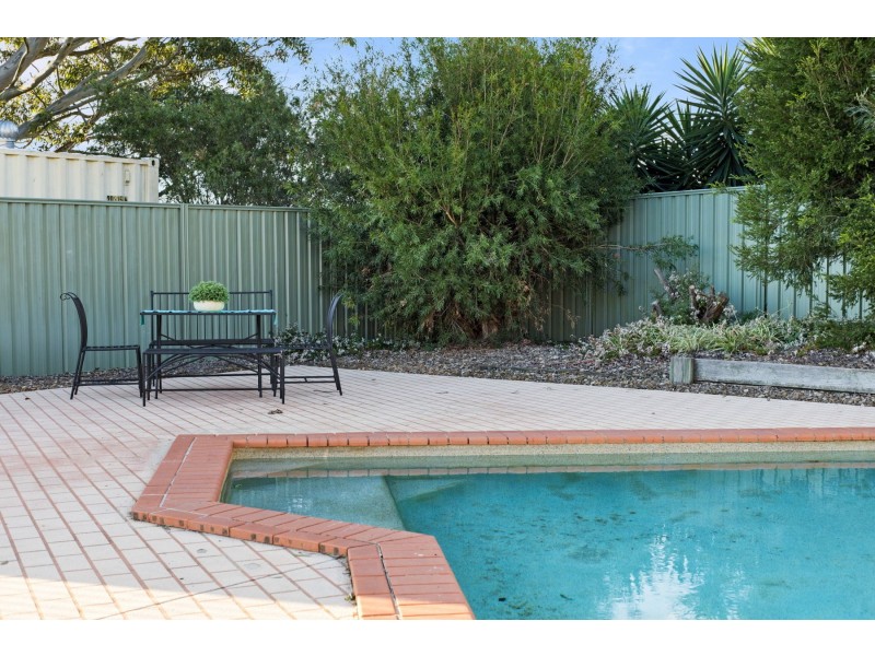2 Selkirk Court, Highfields QLD 4352