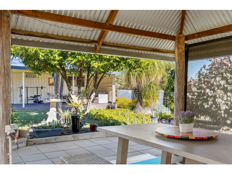 5 Daher St, Goombungee QLD 4354