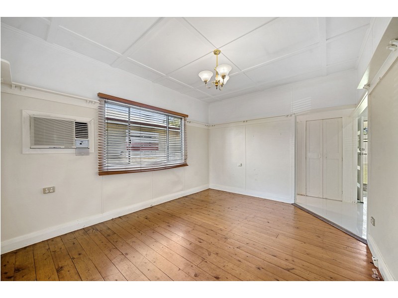 16 Weetwood Street, Newtown QLD 4350