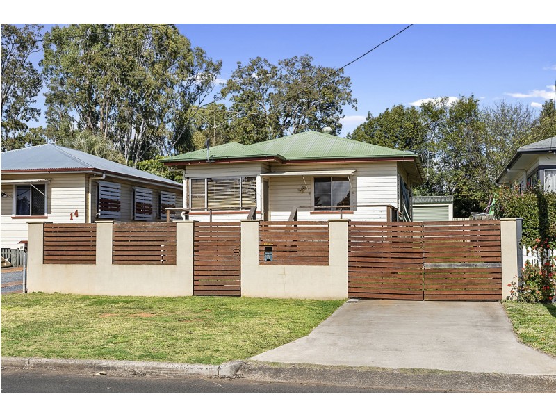 16 Weetwood Street, Newtown QLD 4350