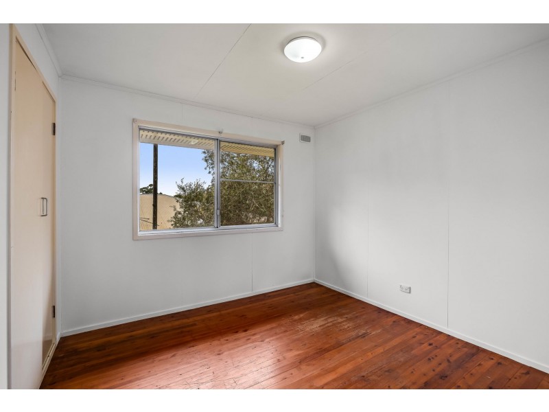 6 Dignan Street, Harristown QLD 4350