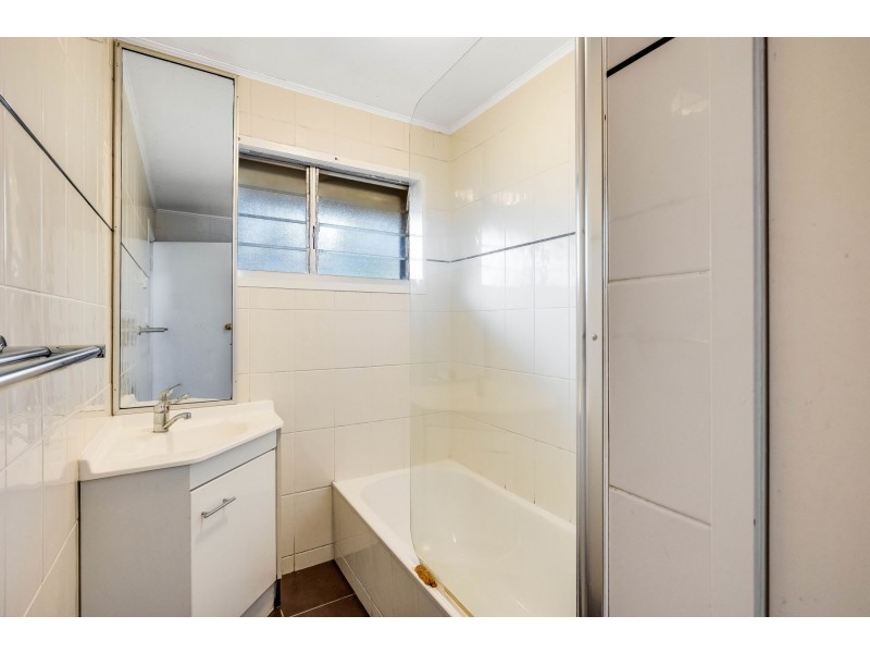 6 Dignan Street, Harristown QLD 4350