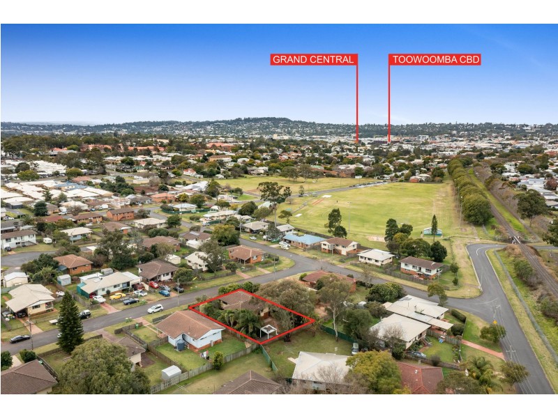 6 Dignan Street, Harristown QLD 4350