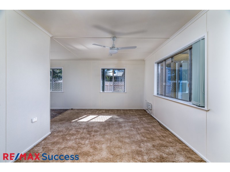 3 Clyde Street, Mount Lofty QLD 4350