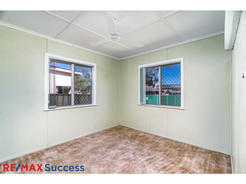 3 Clyde Street, Mount Lofty QLD 4350