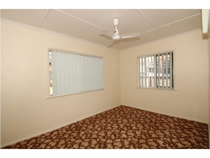 3 Clyde Street, Mount Lofty QLD 4350