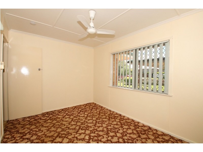 3 Clyde Street, Mount Lofty QLD 4350