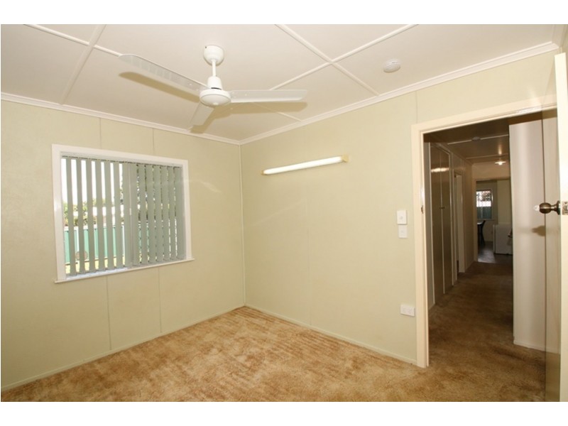 3 Clyde Street, Mount Lofty QLD 4350