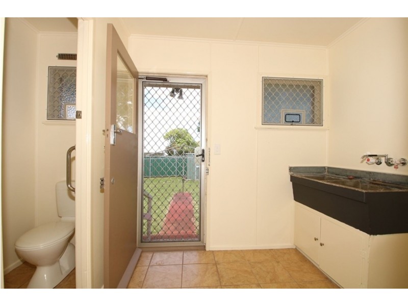 3 Clyde Street, Mount Lofty QLD 4350