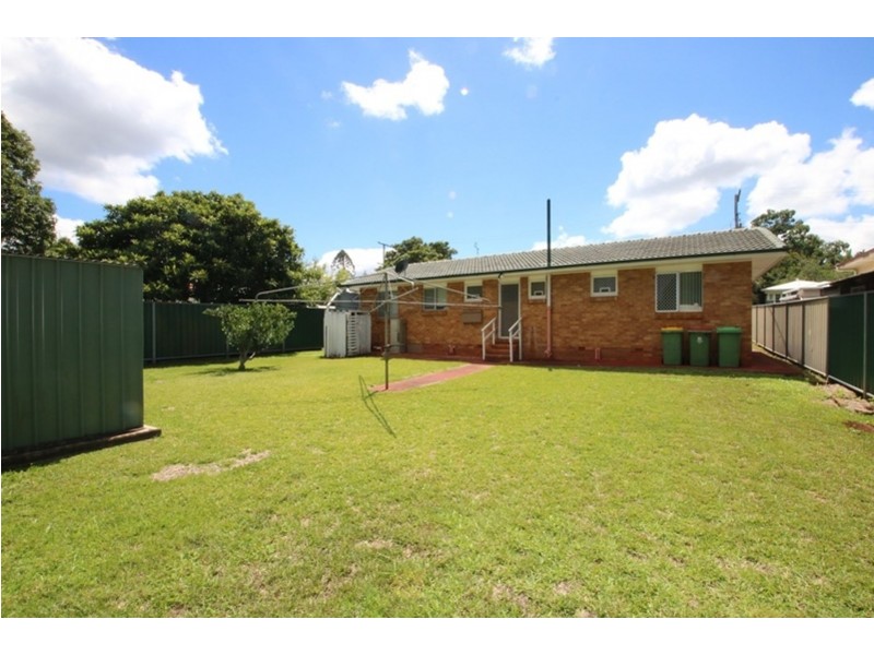 3 Clyde Street, Mount Lofty QLD 4350