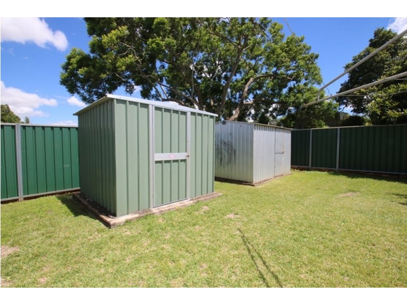 3 Clyde Street, Mount Lofty QLD 4350