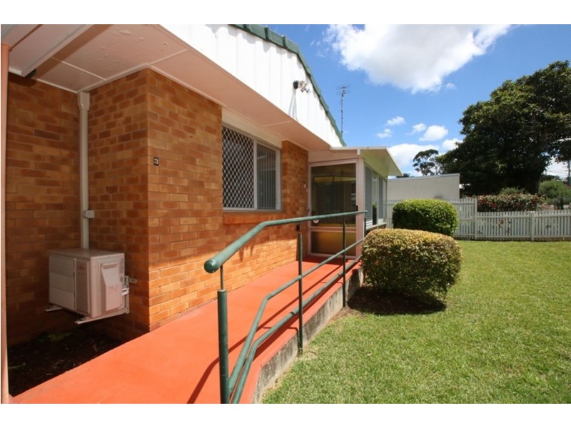 3 Clyde Street, Mount Lofty QLD 4350