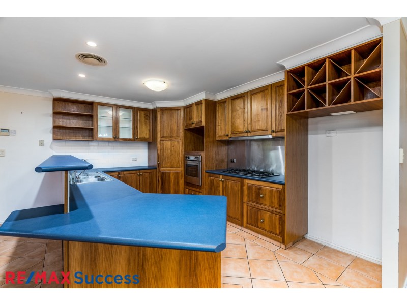 32 Ward Street, Middle Ridge QLD 4350