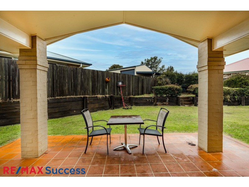 32 Ward Street, Middle Ridge QLD 4350