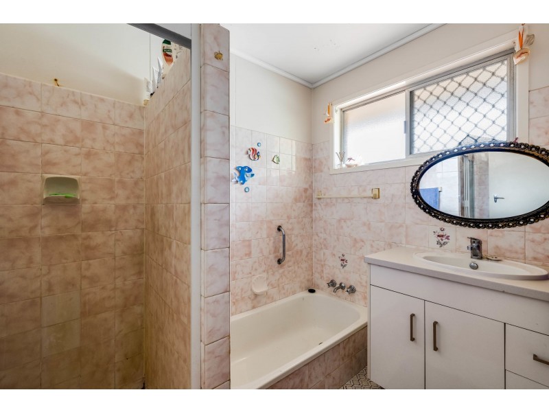 20 Wessex Street, Harristown QLD 4350