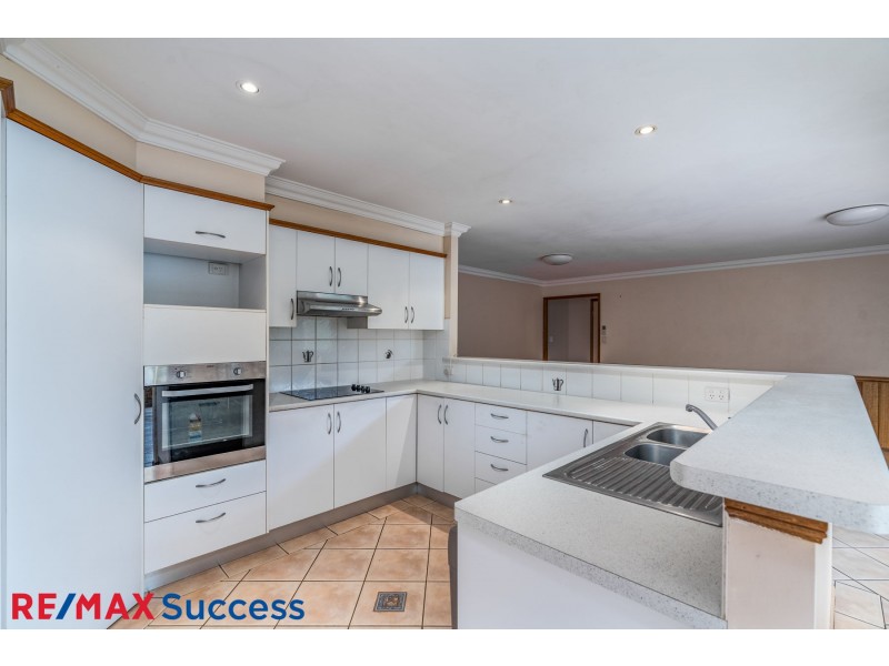 30 Weis Crescent, Middle Ridge QLD 4350