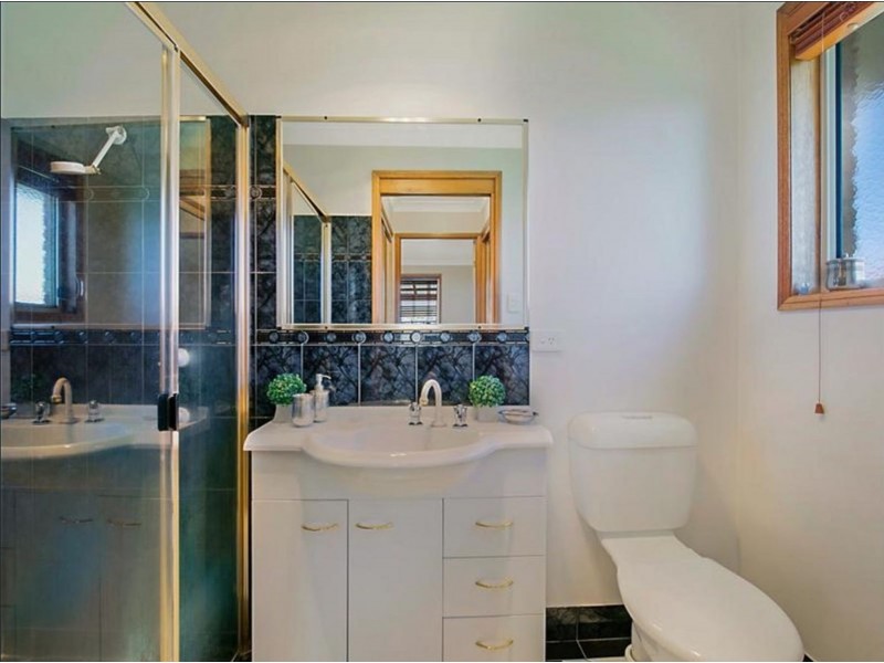 30 Weis Crescent, Middle Ridge QLD 4350