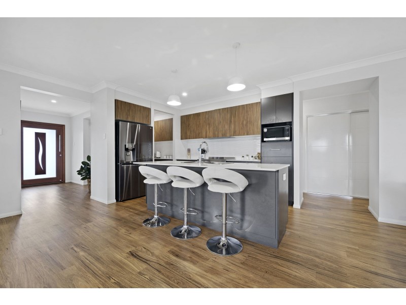 6 Trevatt Street, Westbrook QLD 4350