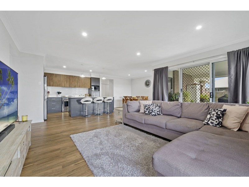 6 Trevatt Street, Westbrook QLD 4350