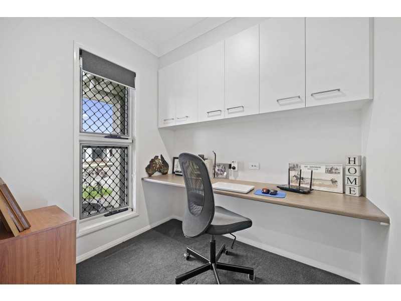 6 Trevatt Street, Westbrook QLD 4350