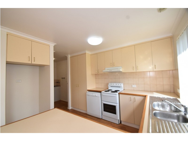 1/14 Ruth Street, Centenary Heights QLD 4350