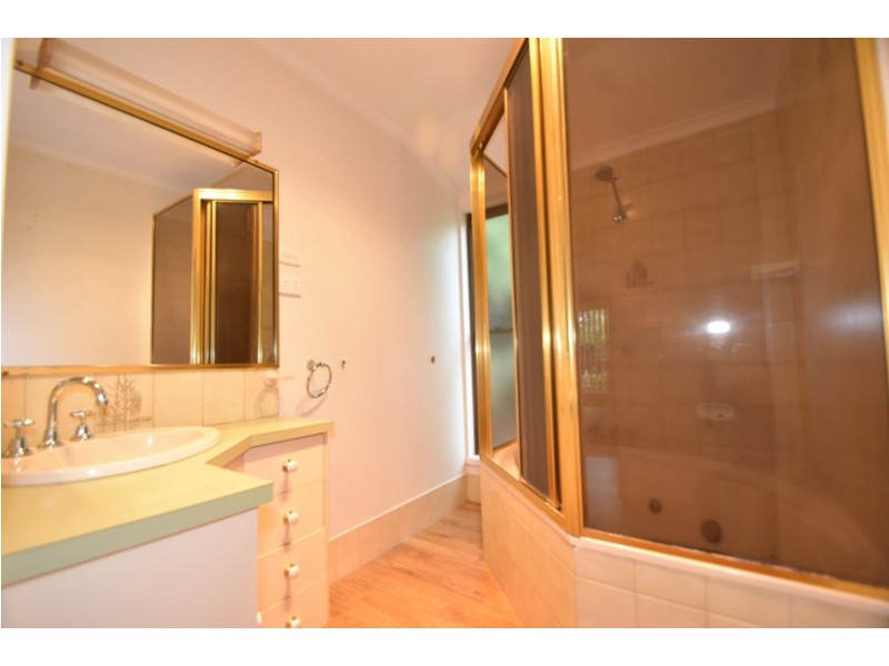1/14 Ruth Street, Centenary Heights QLD 4350