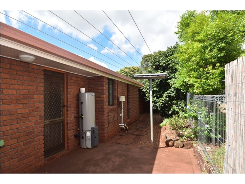 1/14 Ruth Street, Centenary Heights QLD 4350