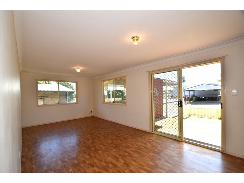 8 Monash Lane, Newtown QLD 4350