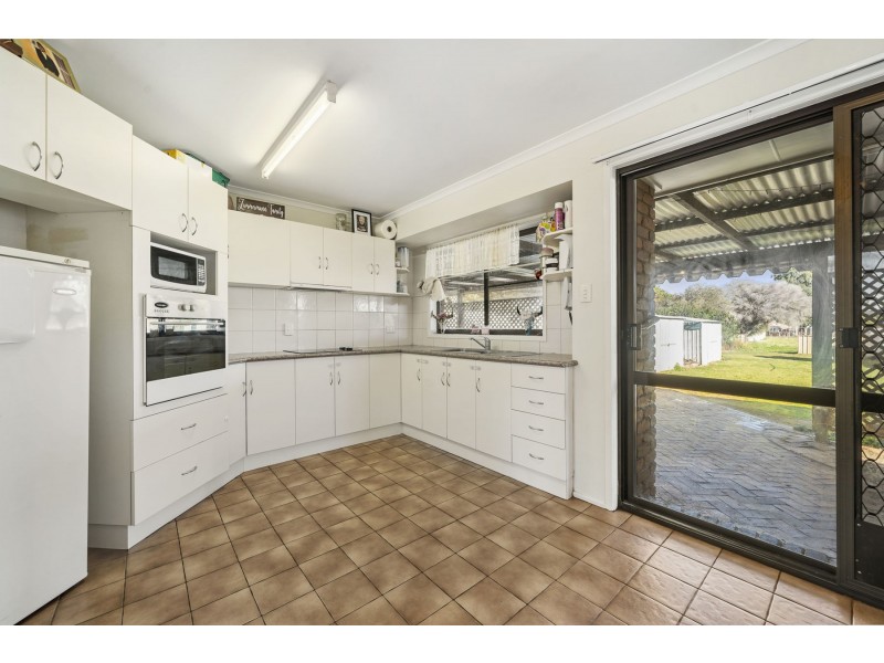 12 Thomas Street, Cambooya QLD 4358