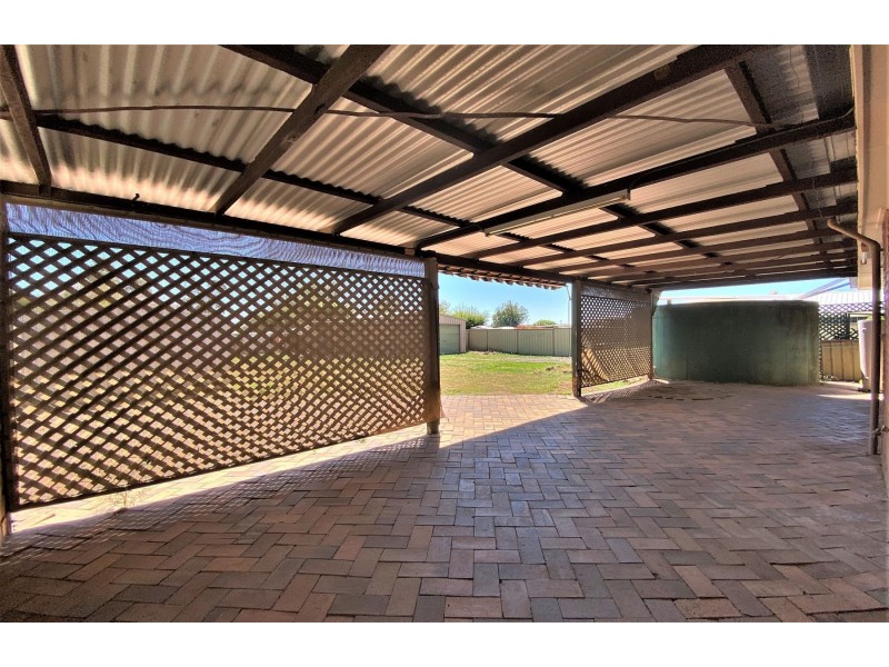 12 Thomas Street, Cambooya QLD 4358