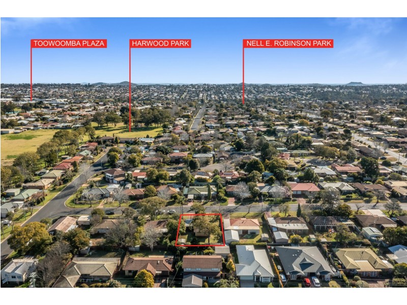 16 Magnolia Street, Centenary Heights QLD 4350