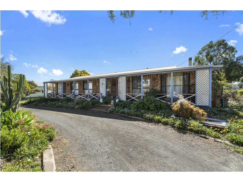 9 Kann Street, Goombungee QLD 4354
