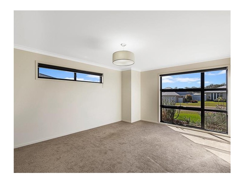 39 Pugh Street, Middle Ridge QLD 4350