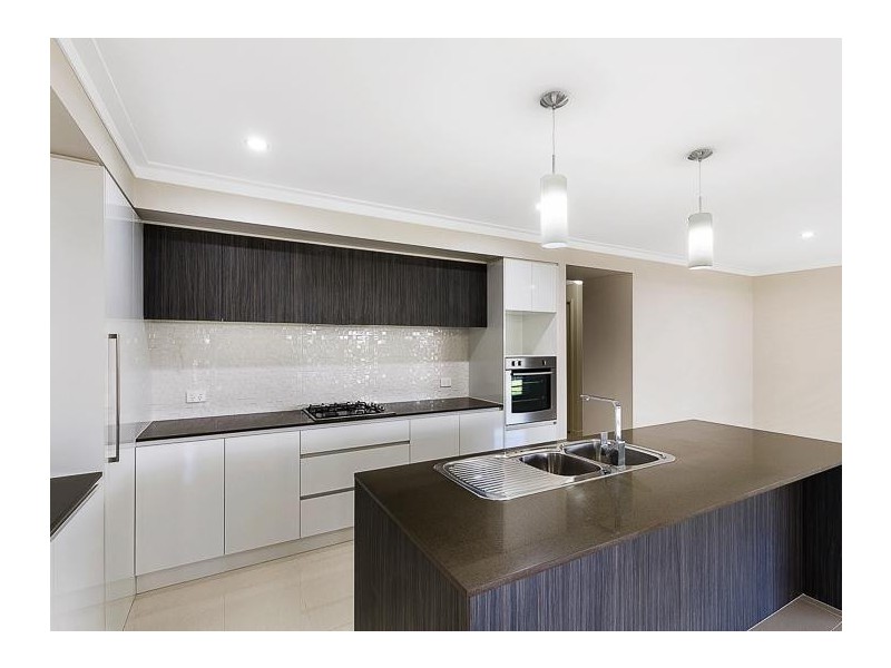 39 Pugh Street, Middle Ridge QLD 4350