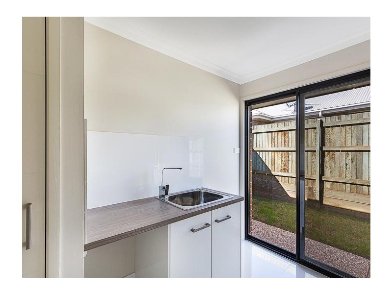 39 Pugh Street, Middle Ridge QLD 4350