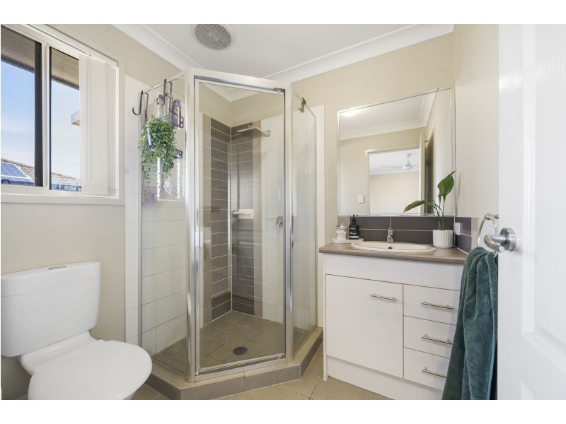 2/750 Boundary Street, Glenvale QLD 4350