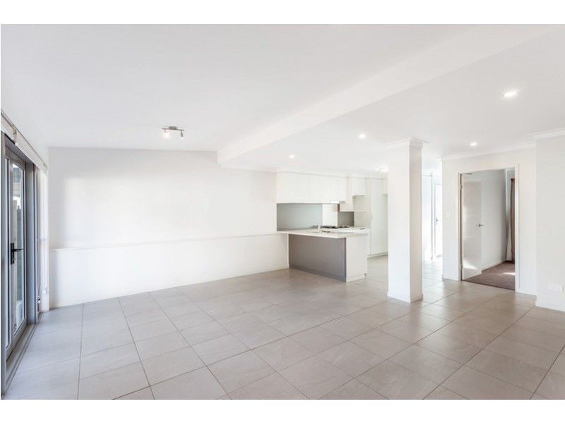 2/7 Gentle Street, North Toowoomba QLD 4350