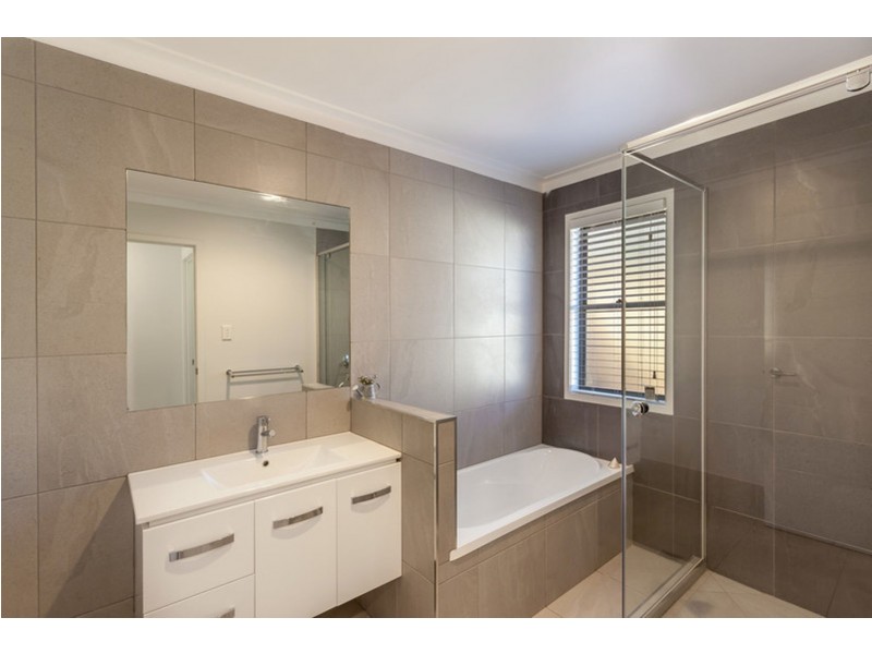 2/7 Gentle Street, North Toowoomba QLD 4350