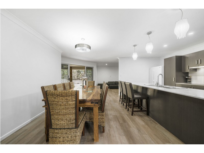 16 Mary Drive, Murphys Creek QLD 4352