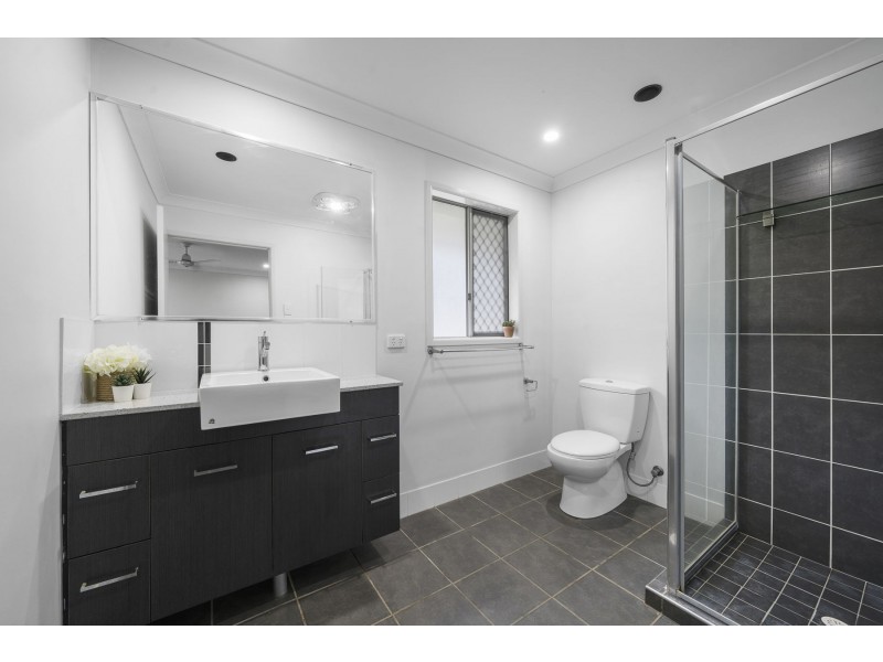 16 Mary Drive, Murphys Creek QLD 4352