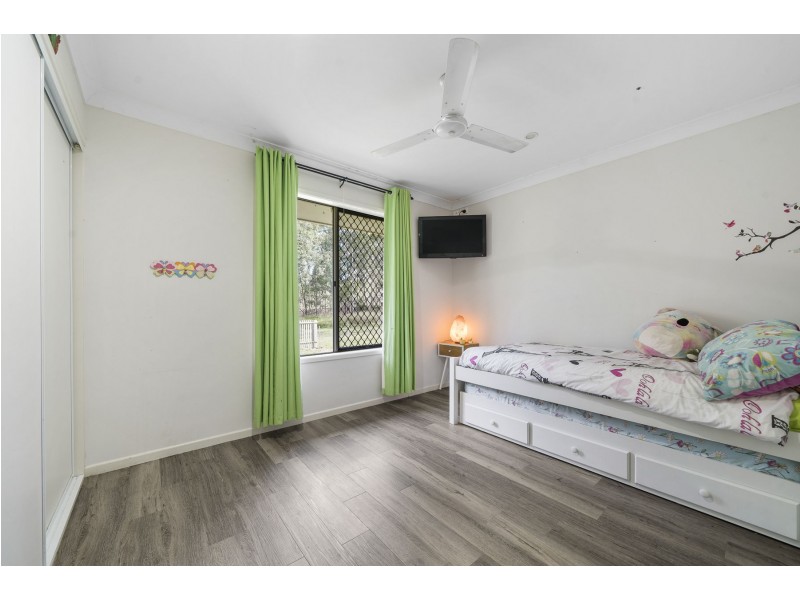 16 Mary Drive, Murphys Creek QLD 4352