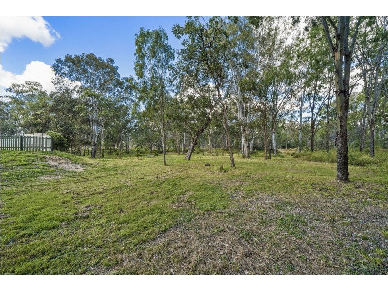 16 Mary Drive, Murphys Creek QLD 4352