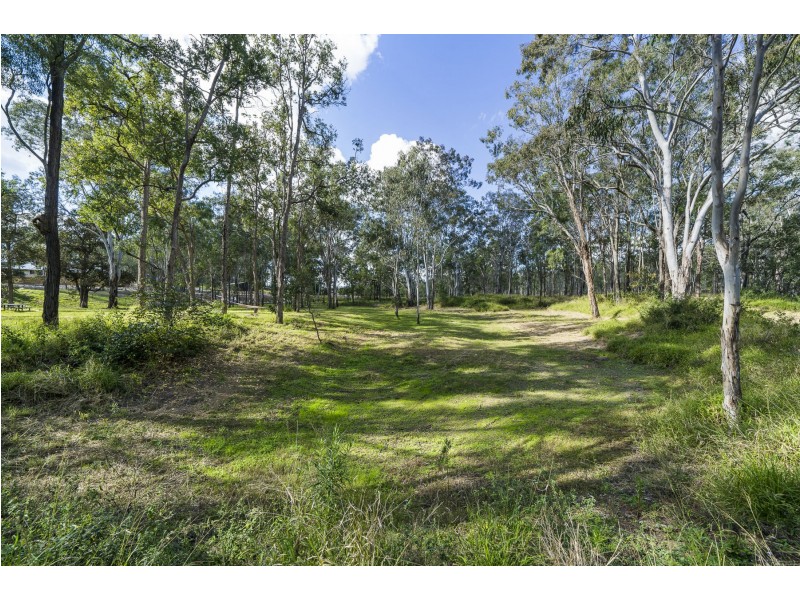 16 Mary Drive, Murphys Creek QLD 4352